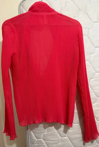 Blusa roja plisada - miniatura 2