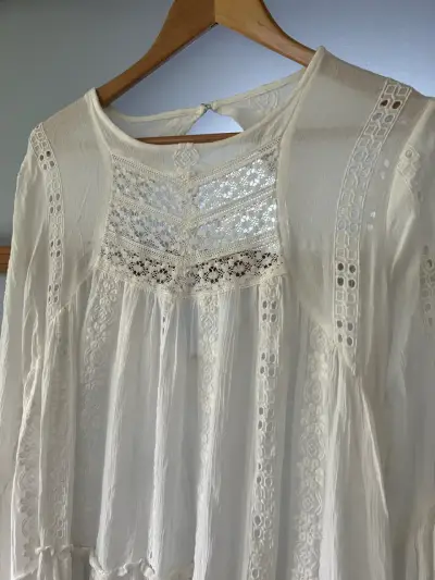 Blusa blanca con encaje Free People - miniatura 2