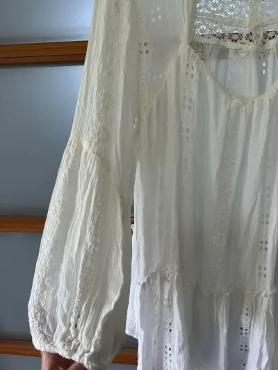 Blusa blanca con encaje Free People - miniatura 5