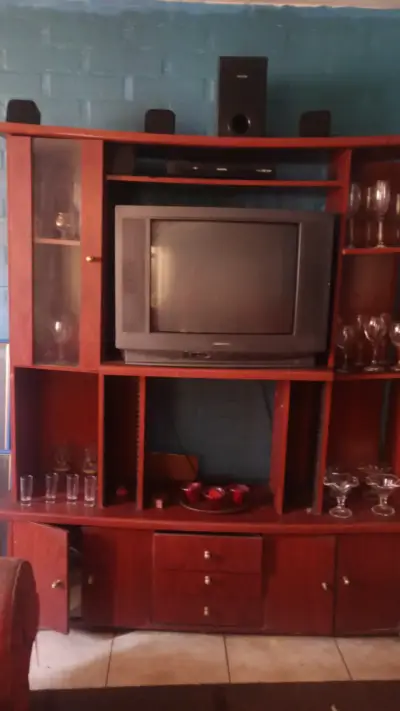 Rack de madera sin televisor - miniatura 1