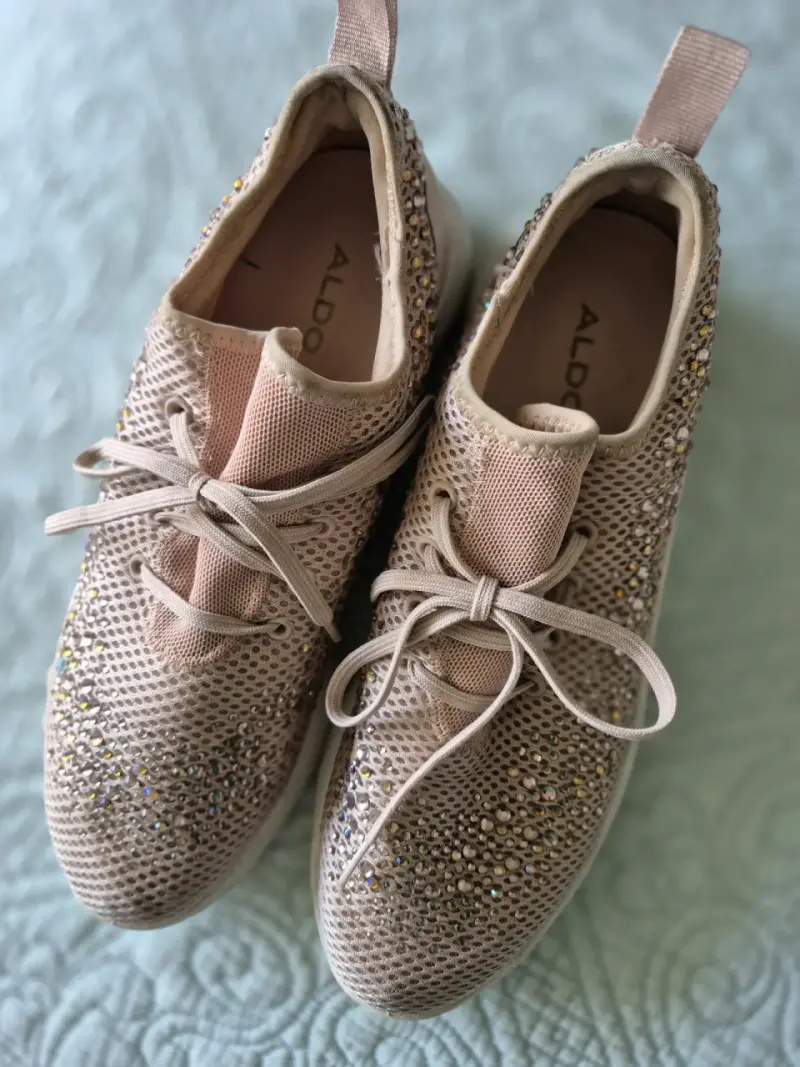 Zapatillas beige con brillantes - 2