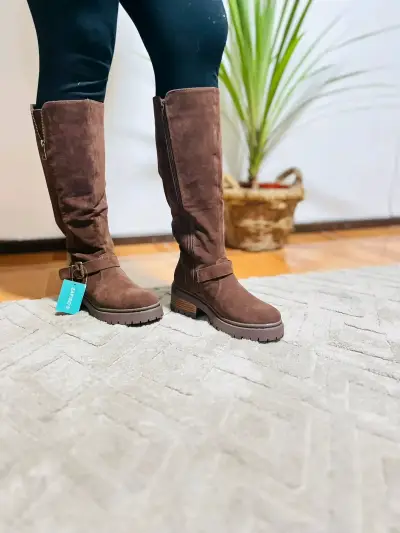 Botas de gamuza café - miniatura 2