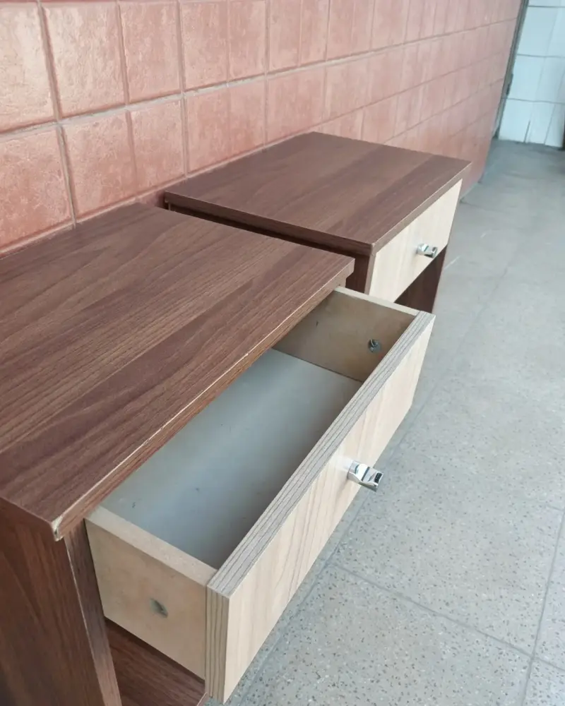 Dos mesas de noche madera - 3