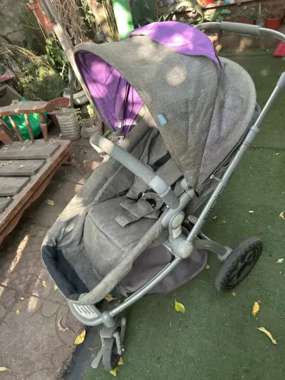 Coche de bebé desmontable gris y morado - miniatura 3
