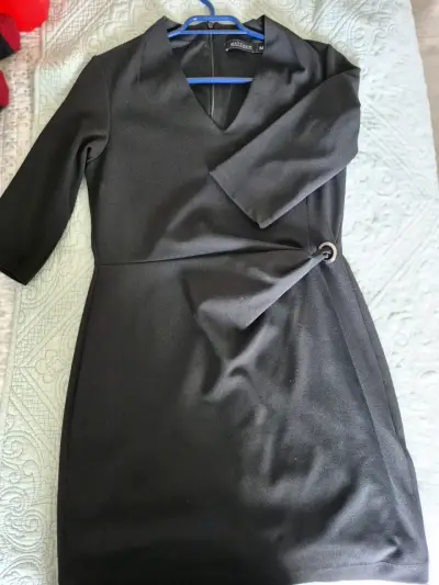 Vestido negro de oficina - miniatura 1