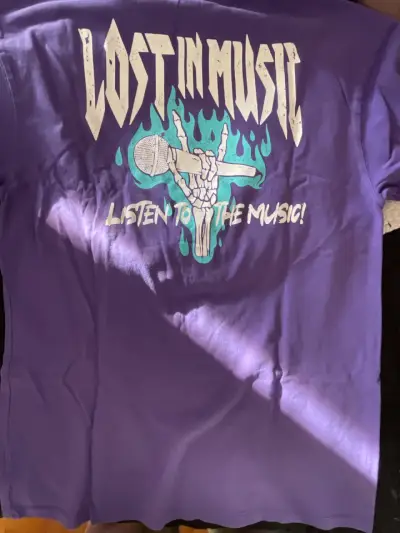 Polera morada con estampado - miniatura 2