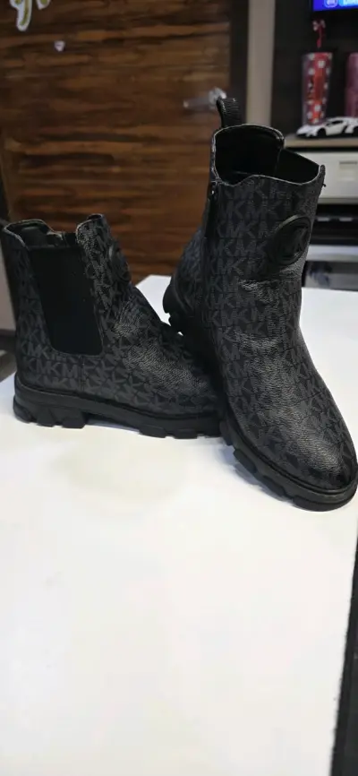 Botines negros estampados MK - miniatura 6
