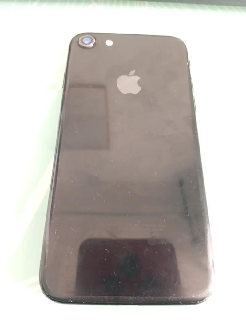 iPhone con batería al 100% - 2