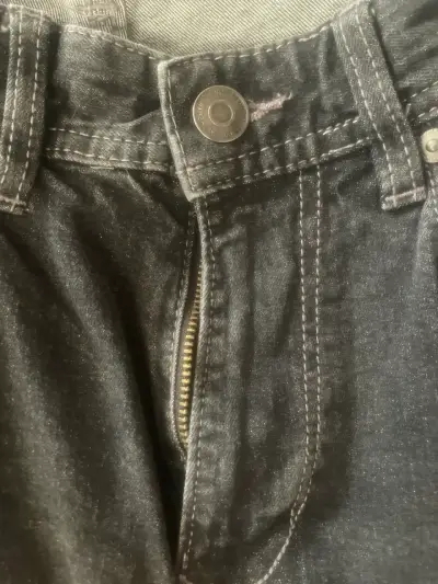 Jeans negros de mezclilla - miniatura 2