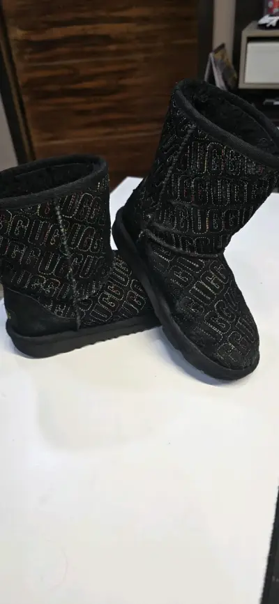 Botas negras UGG - miniatura 1