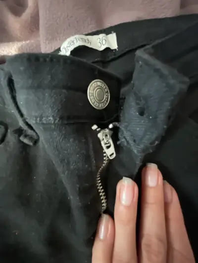 Pantalones negros de hombre - miniatura 4
