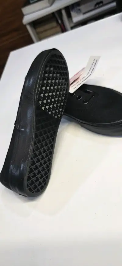 Zapatillas negras Vans nuevas - miniatura 3