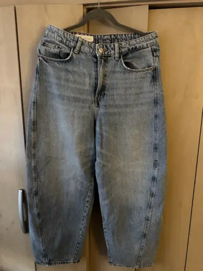 Jeans ballon Zara talla 38 - miniatura 1