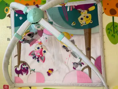 Gimnasio para bebé con colgantes - miniatura 2