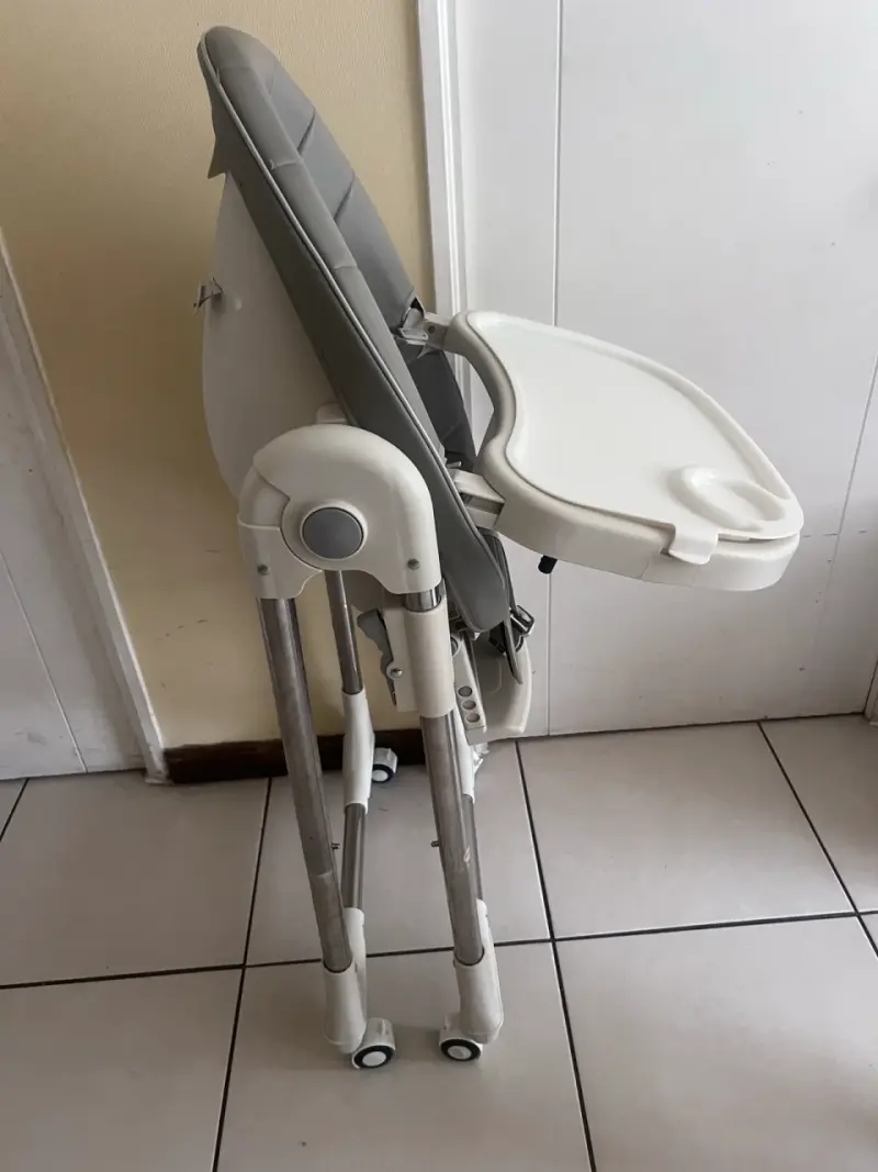 Silla alta para bebé gris - 2