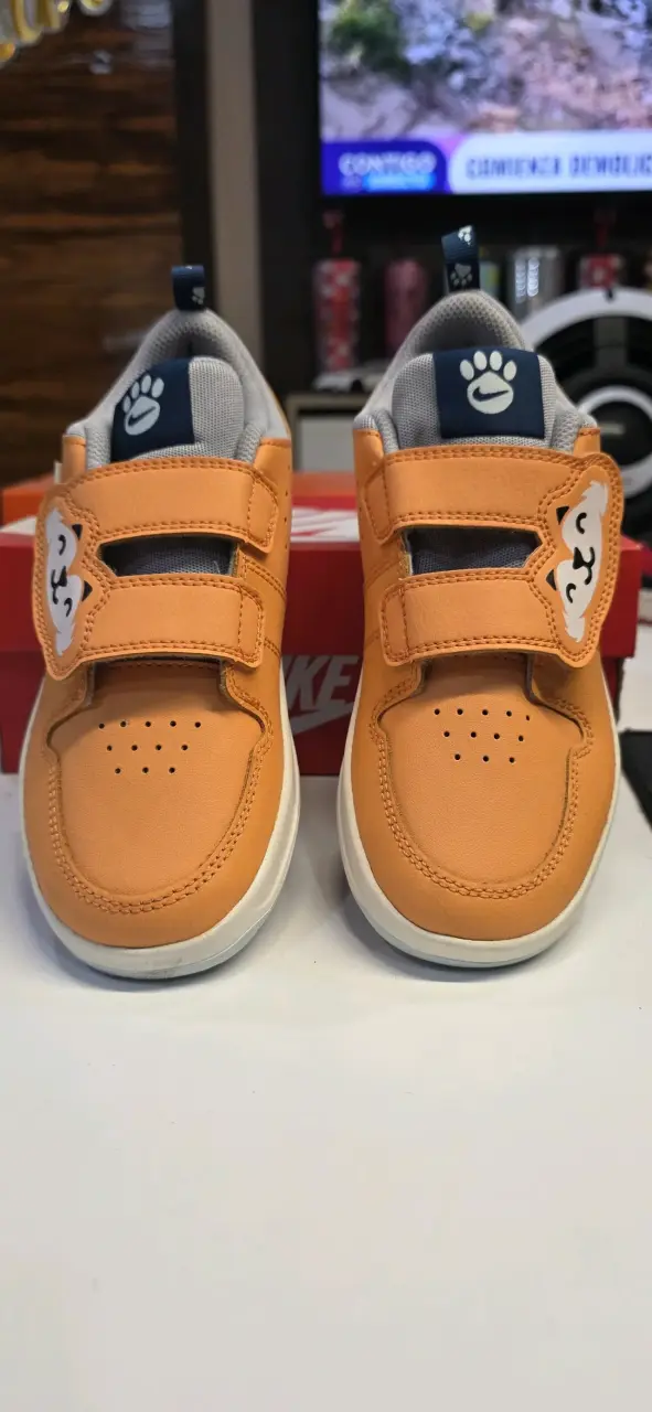 Zapatillas infantiles naranjas Nike - 1