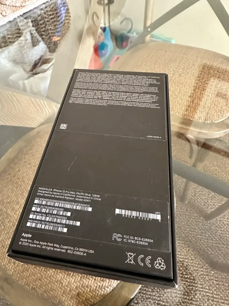 iPhone 12 Pro usado en azul - 3