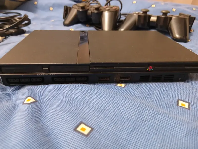 Consola Sony PS2 con controles :: VoP - 3