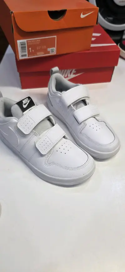 Zapatillas Nike blancas para niños - miniatura 1