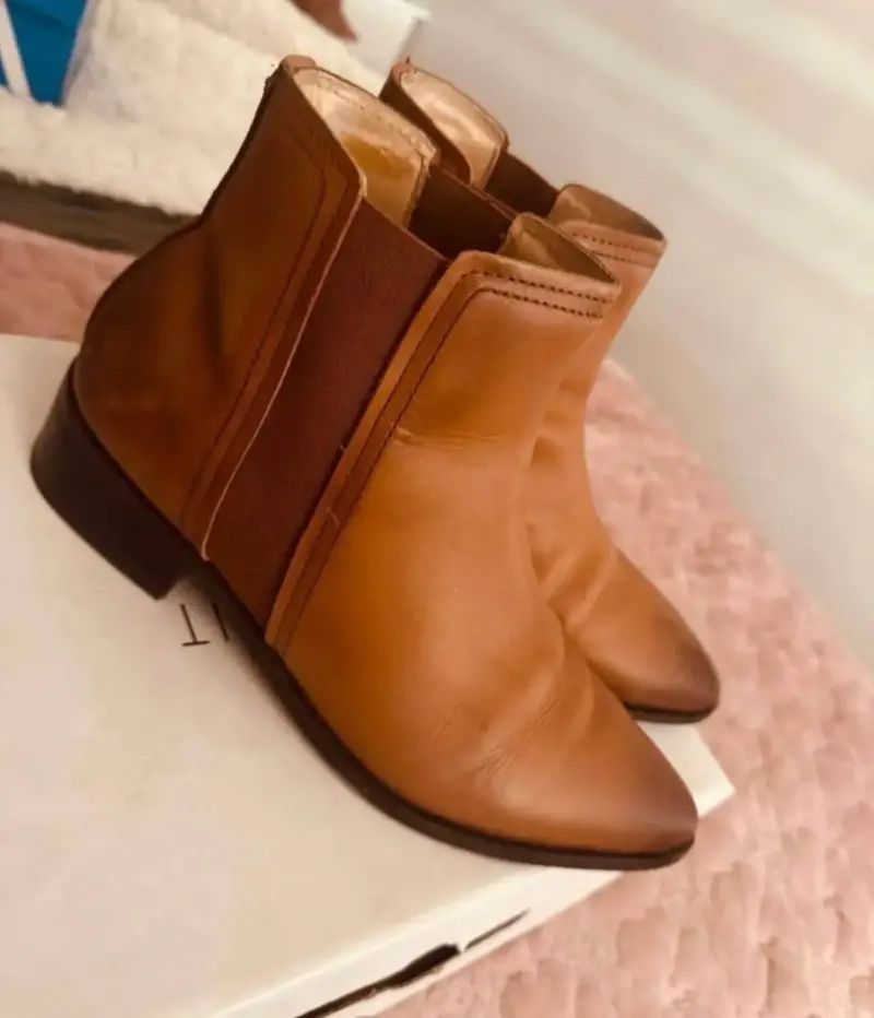 Botines de cuero café - 1
