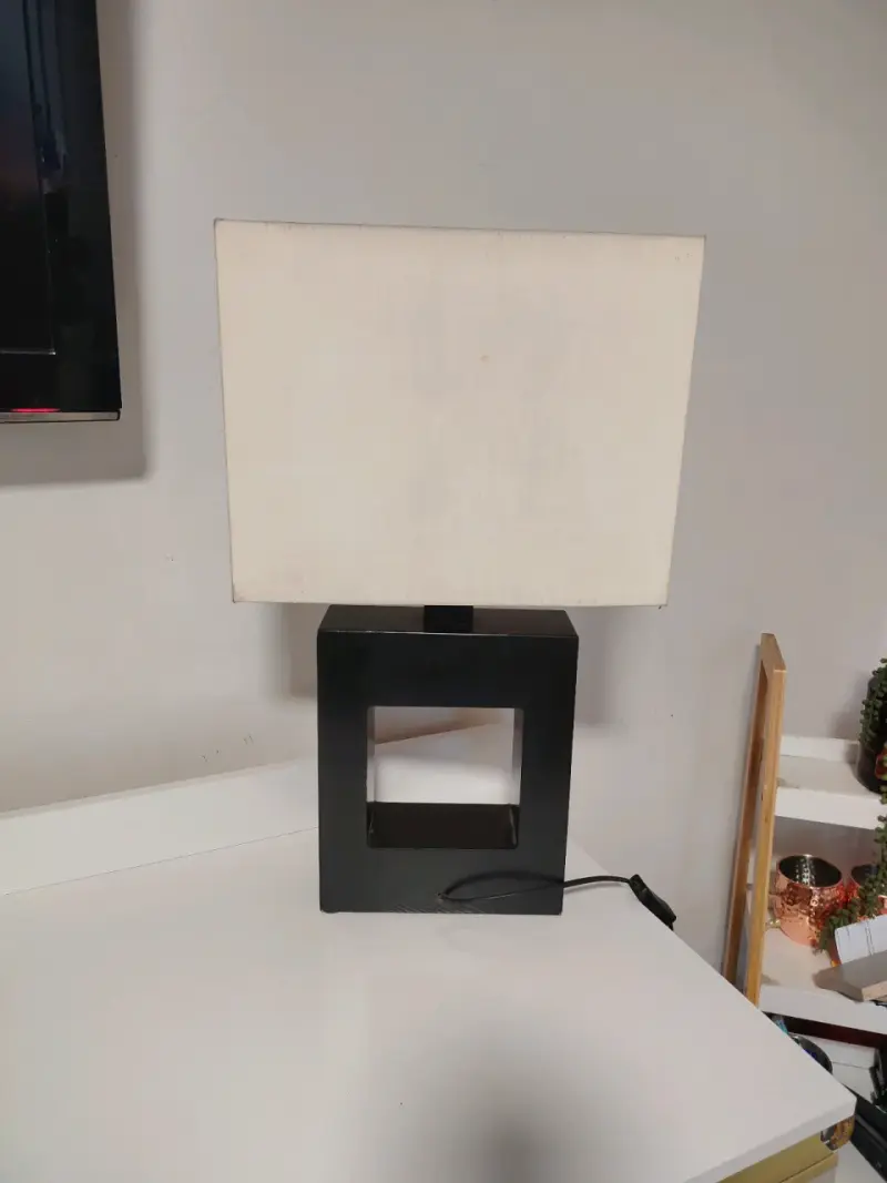 Lámpara de mesa moderna - 2