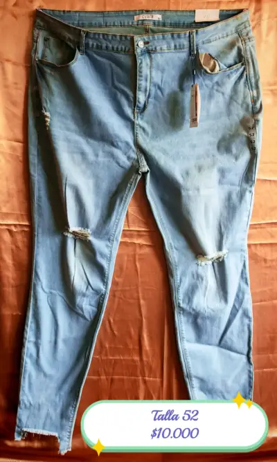 Jeans, poleras y casaca. - miniatura 1