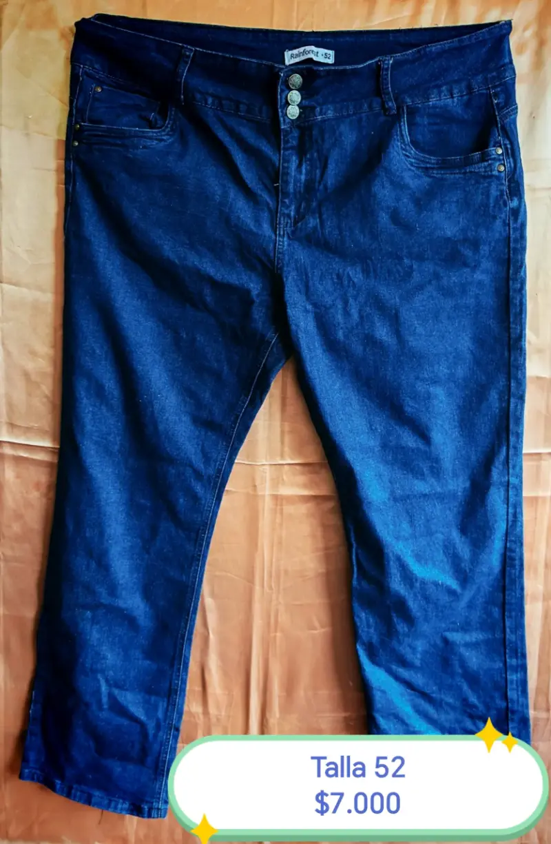 Jeans, poleras y casaca. - 2