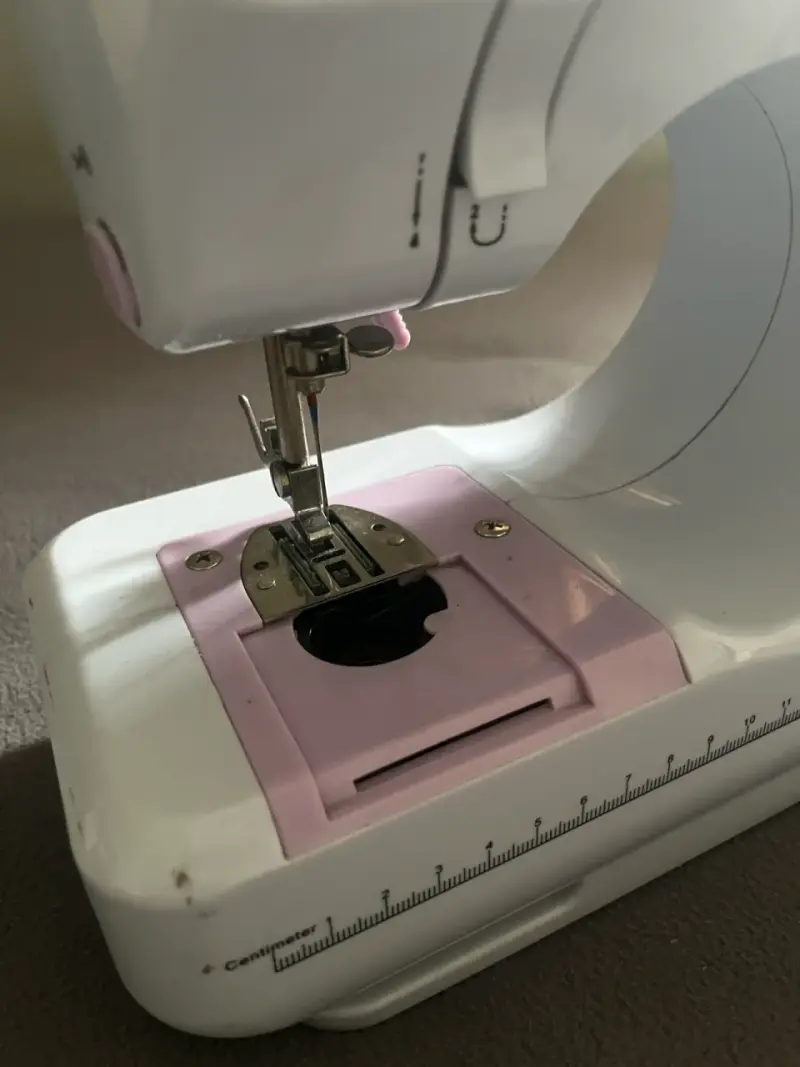Máquina de coser compacta- para arreglar - 2