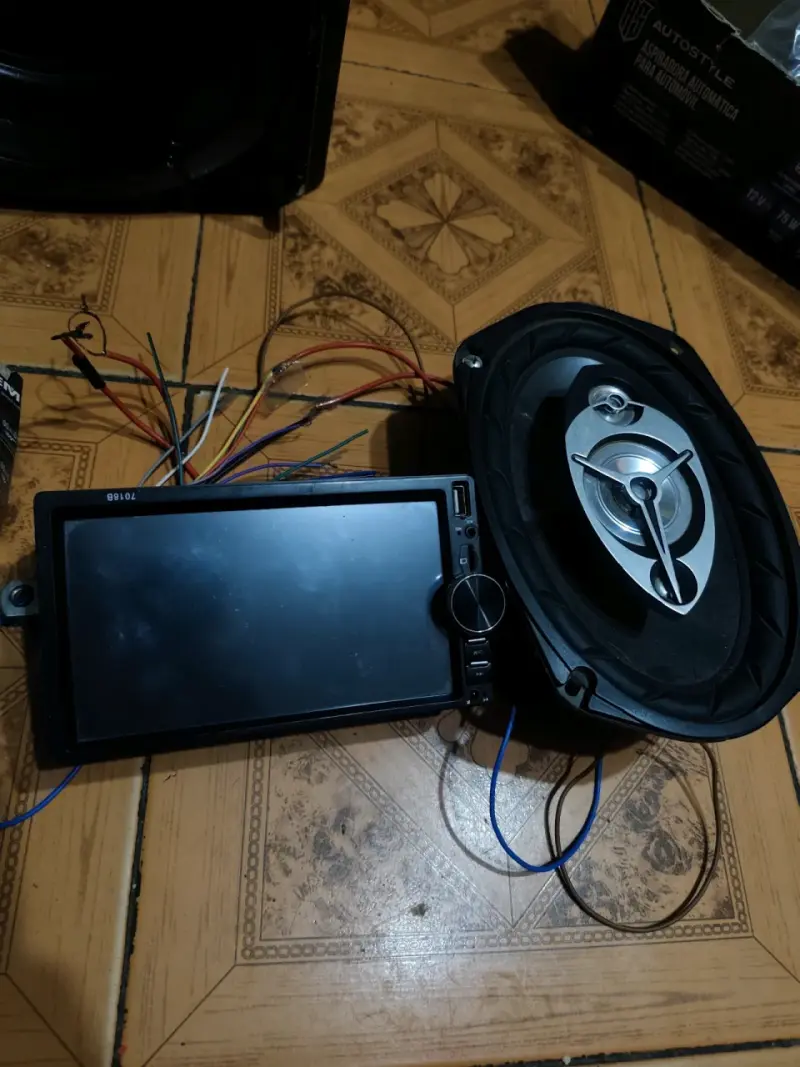 Subwoofer potente de 800W radio con pantalla - 2