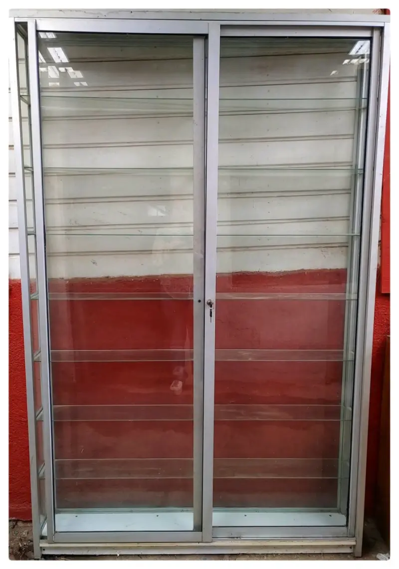 Vitrina de vidrio y aluminio para bazar - 1