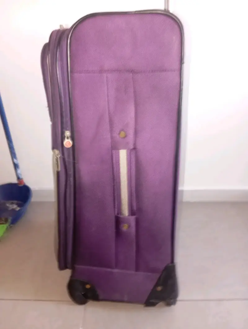 Maleta de viaje morada con ruedas - 3