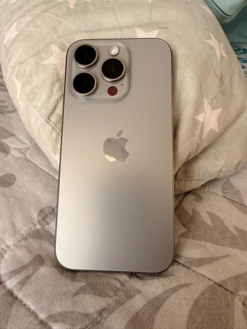 iPhone 15 Pro - 1