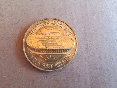 MEDALA Mundial CHILE 1962 ORIGINAL IMPECABLE - miniatura 1