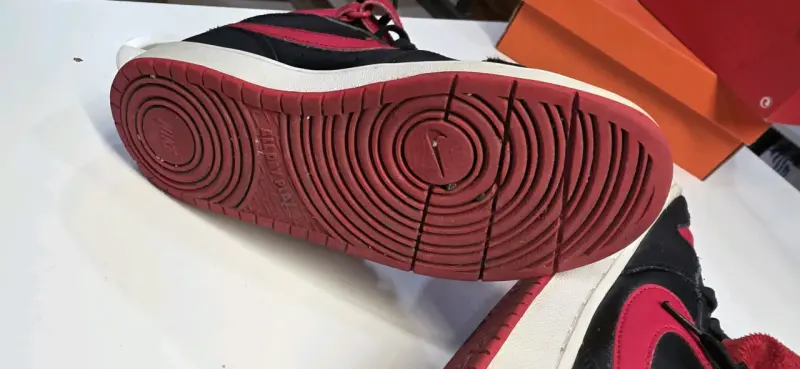 Zapatillas deportivas rojo y negro - 6