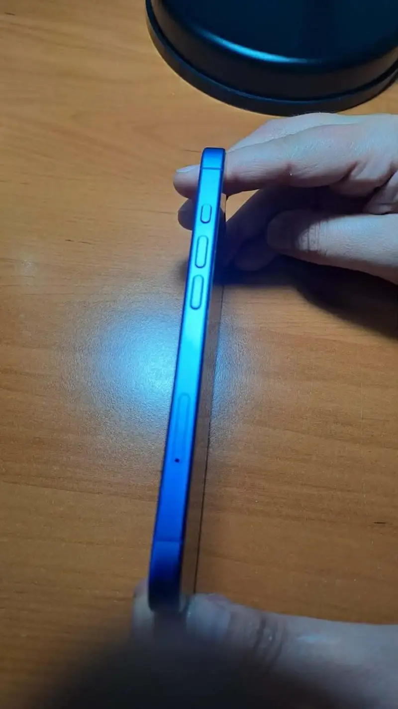 iPhone 16 azul 256 GB en excelente estado - 2