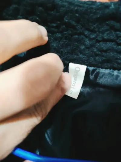 Abrigo negro con forro de lana - miniatura 1