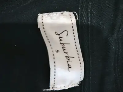 Chaqueta de mezclilla negra desgastada - miniatura 2