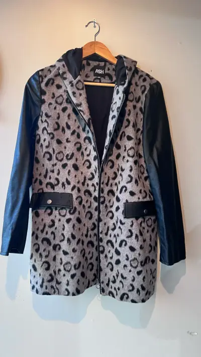 Abrigo leopardo con capucha - miniatura 1