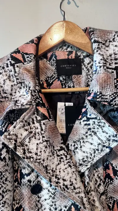 Abrigo de mujer estampado animal print - miniatura 2