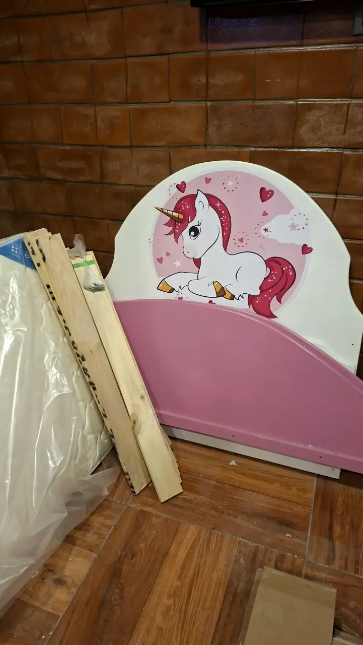 Cama infantil unicornio rosa