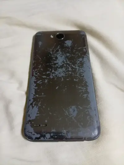 Smartphone LG negro usado - miniatura 2