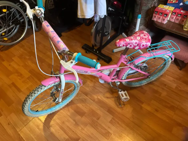 Bicicleta infantil rosada - 2