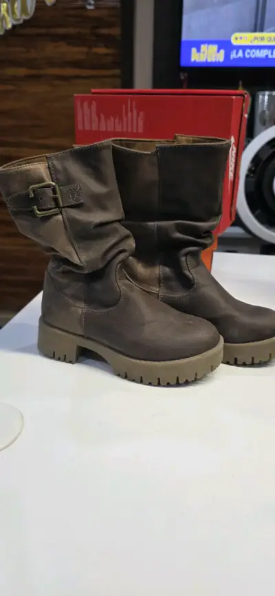 Botas café con hebilla - miniatura 1