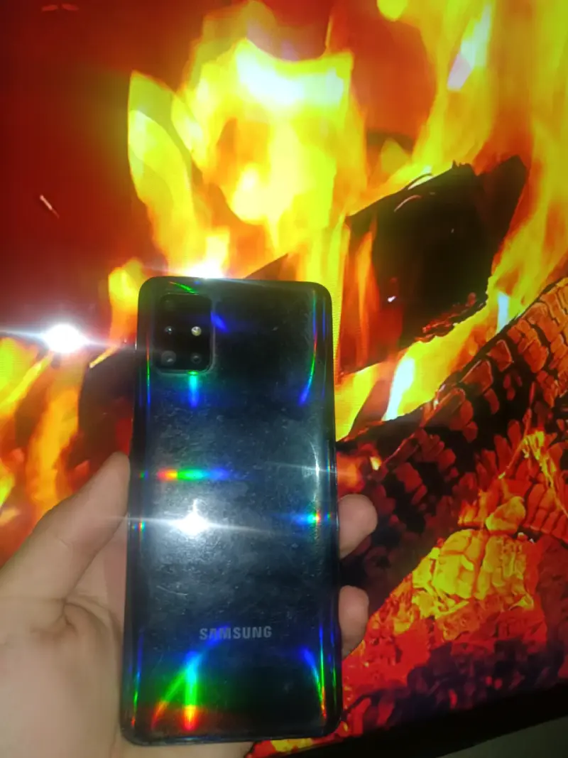 Smartphone Samsung a51 en buen estado - 4