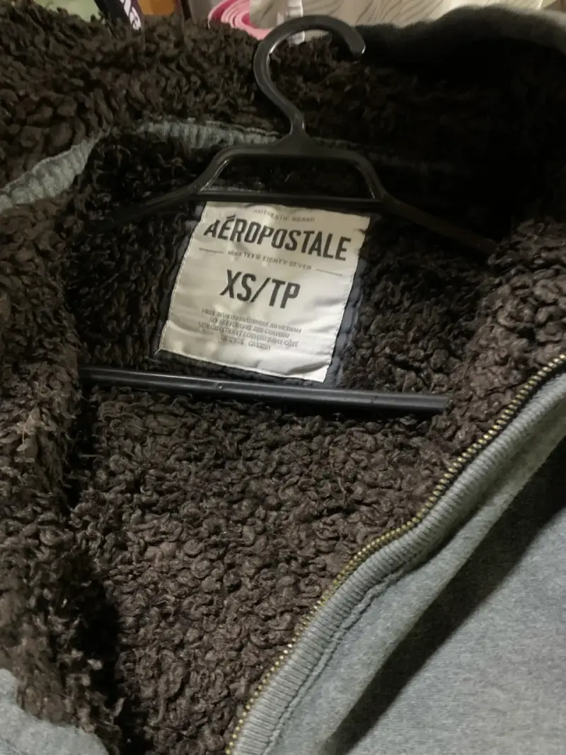 Polerón gris con capucha Aeropostale - 2