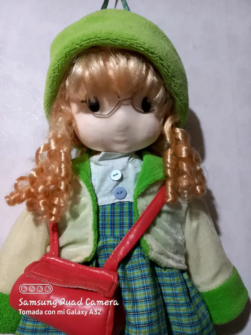 Muñeca de trapo con sombrero verde - 2