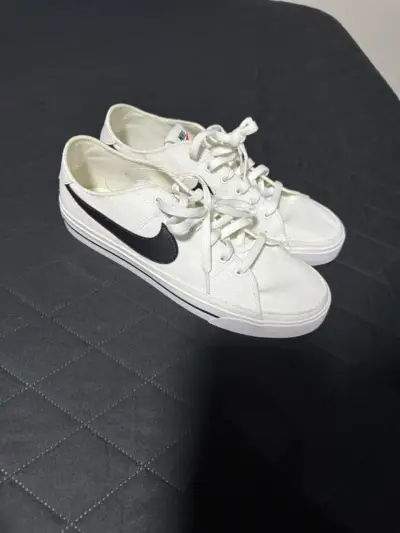 Zapatillas blancas - miniatura 1