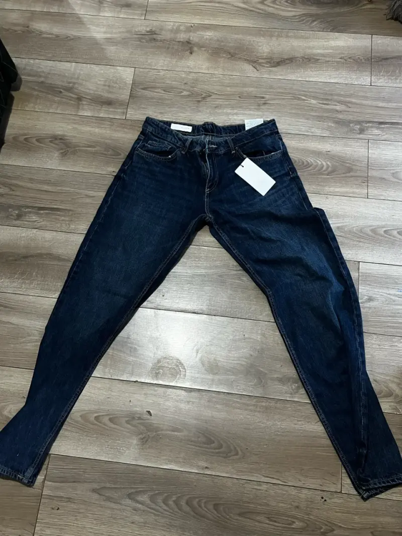 Jeans azul oscuro Zara NUEVO con etiqueta