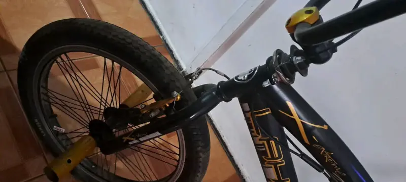 Bicicleta BMX Lahsen negra - 4