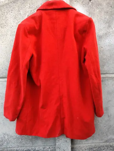 Abrigo rojo estilo clásico - miniatura 2